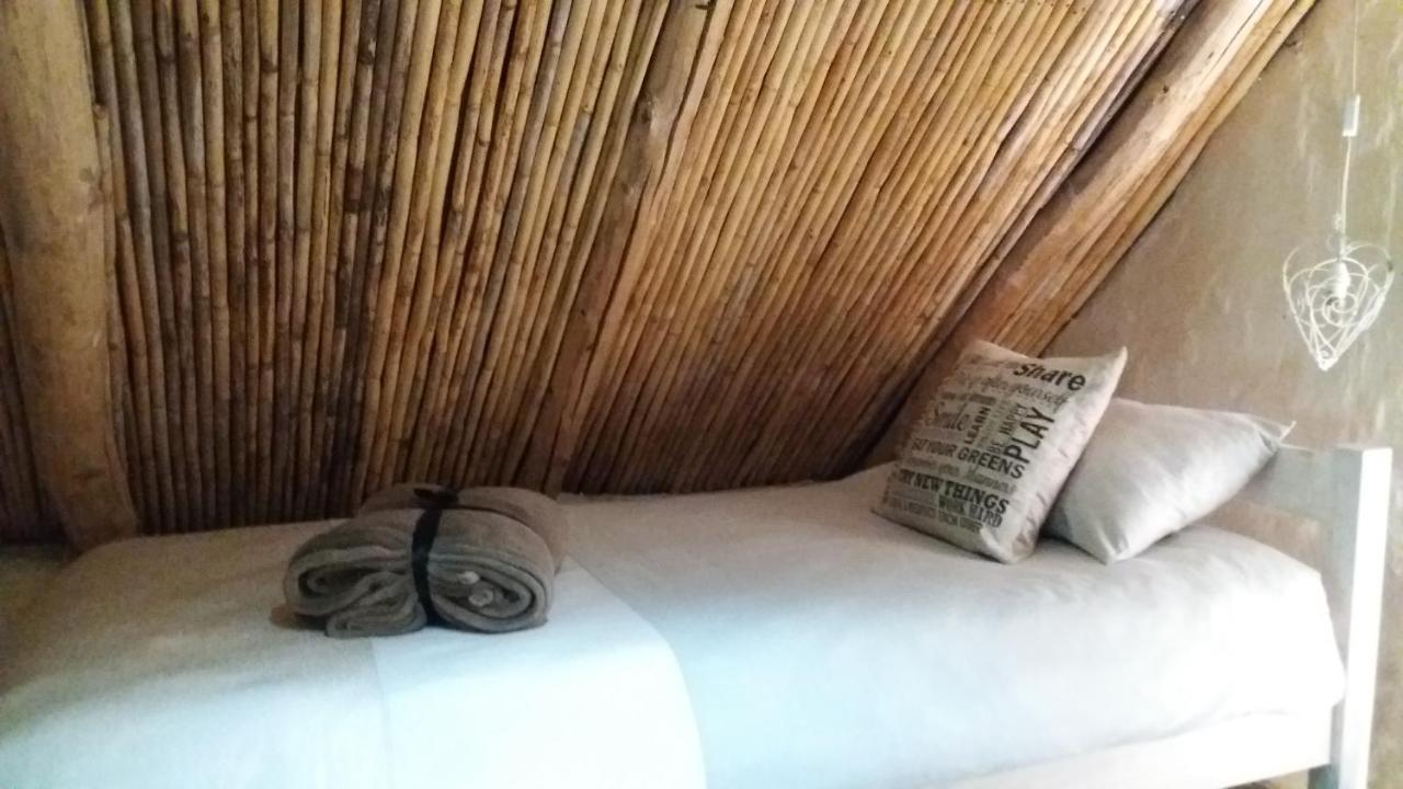Hoenderhok And Plaashuisie Farm stay